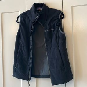 Patagonia Vest Womens Medium black with gray lining NWOT